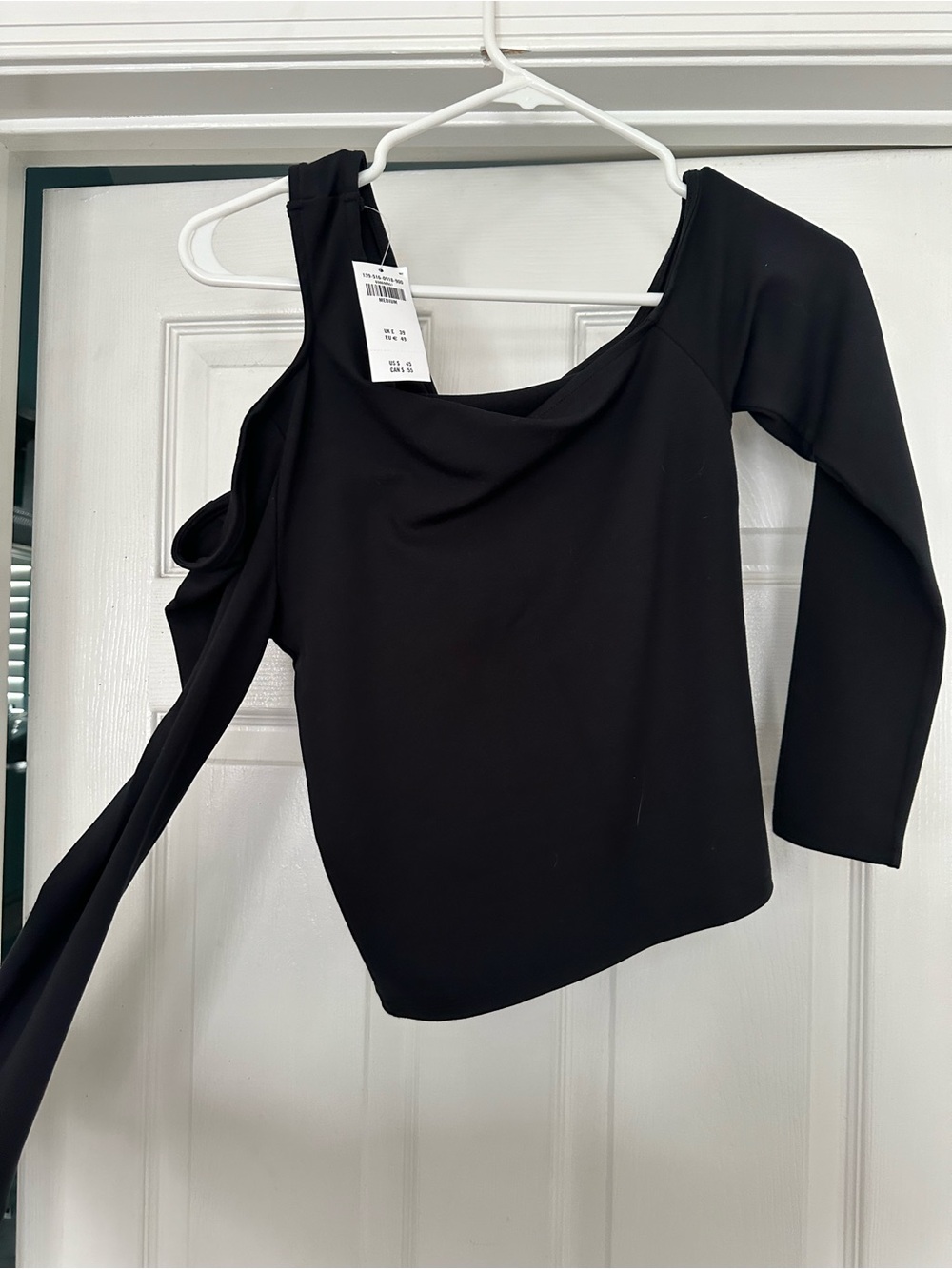 Abercrombie & Fitch Asymmetric One-Shoulder Black Top size medium NWT